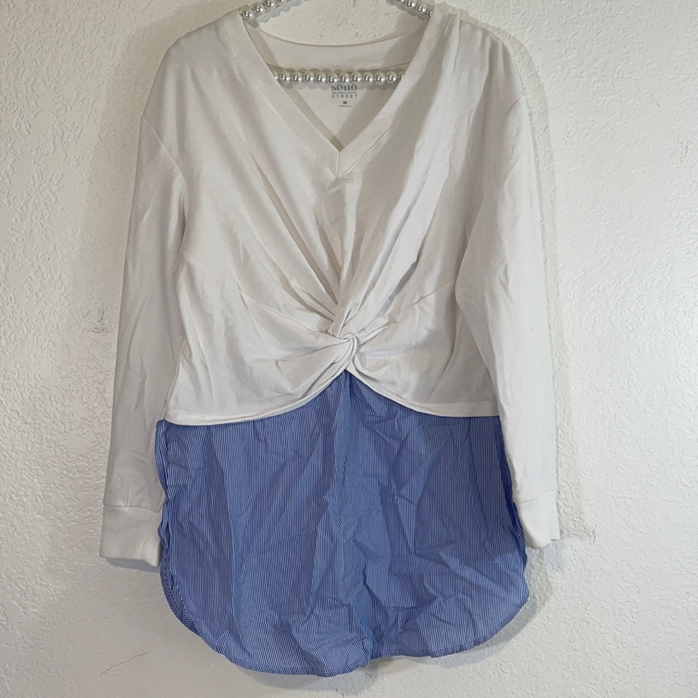 Soho New York & Company V-Neck Knotted Shirt NWT M